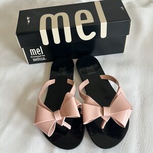 New in the box Mel, dreamed by Melissa harmonic bow III INF black/pink girls